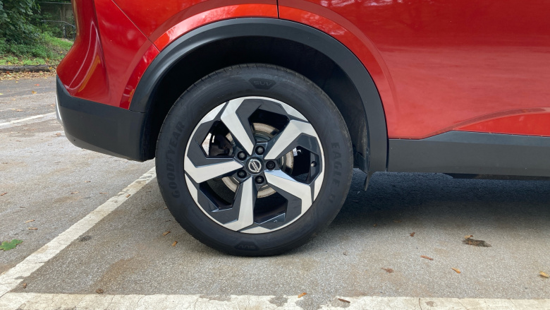 Nissan Qashqai 1.3 DiG-T MH N-Connecta 5dr Petrol Hatchback